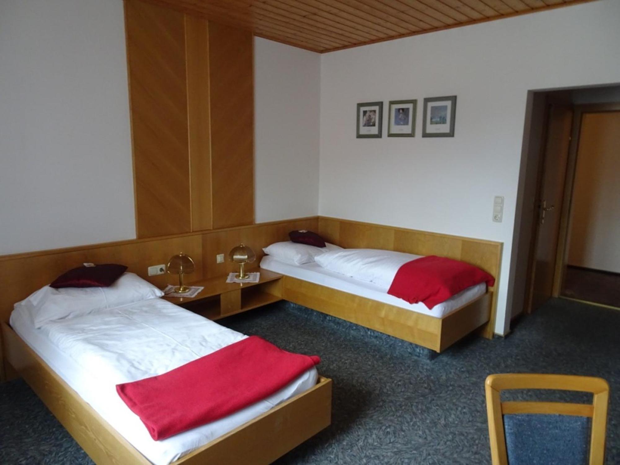 Hotel Die Traube 아드몬트 외부 사진