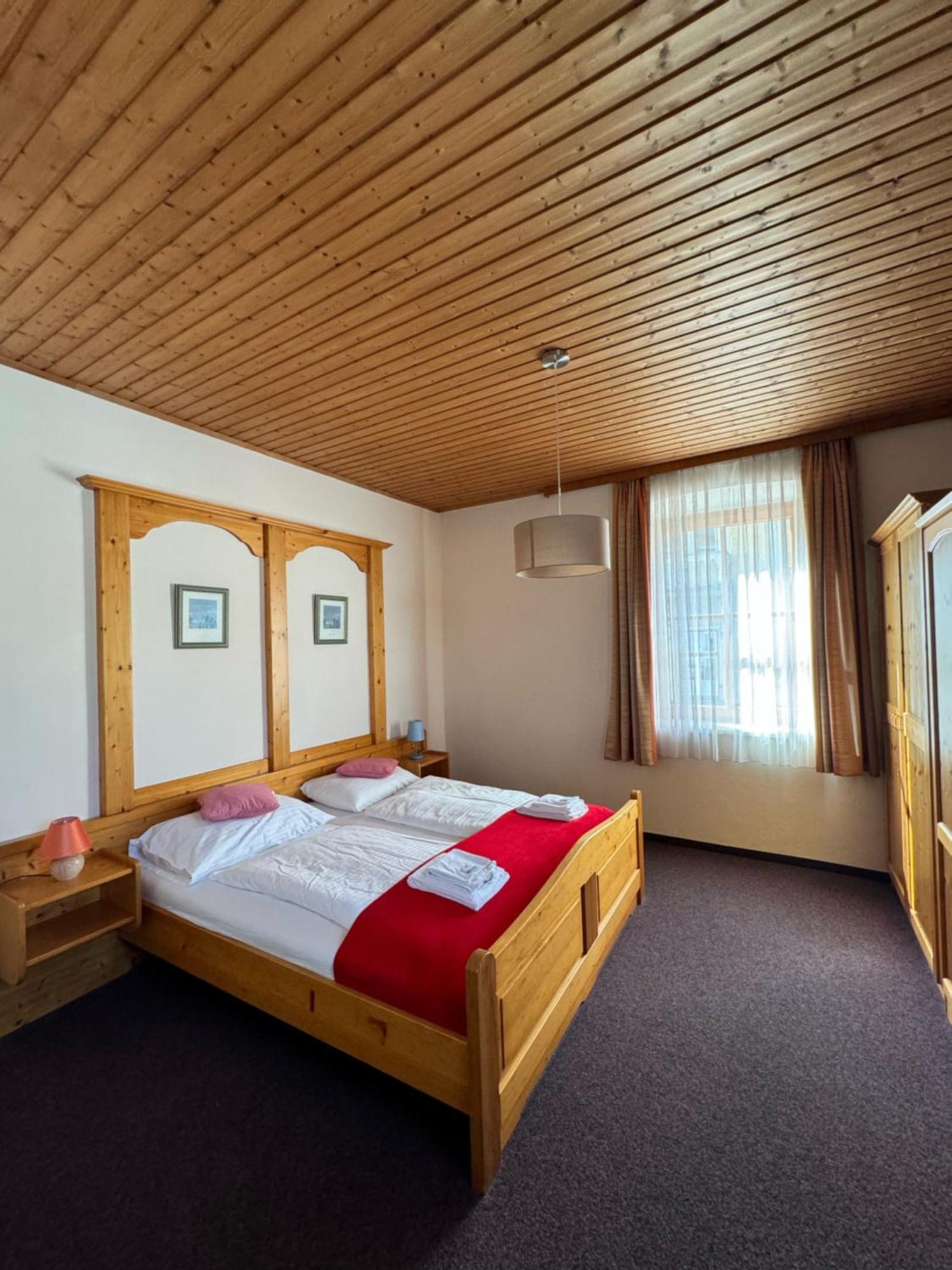 Hotel Die Traube 아드몬트 외부 사진
