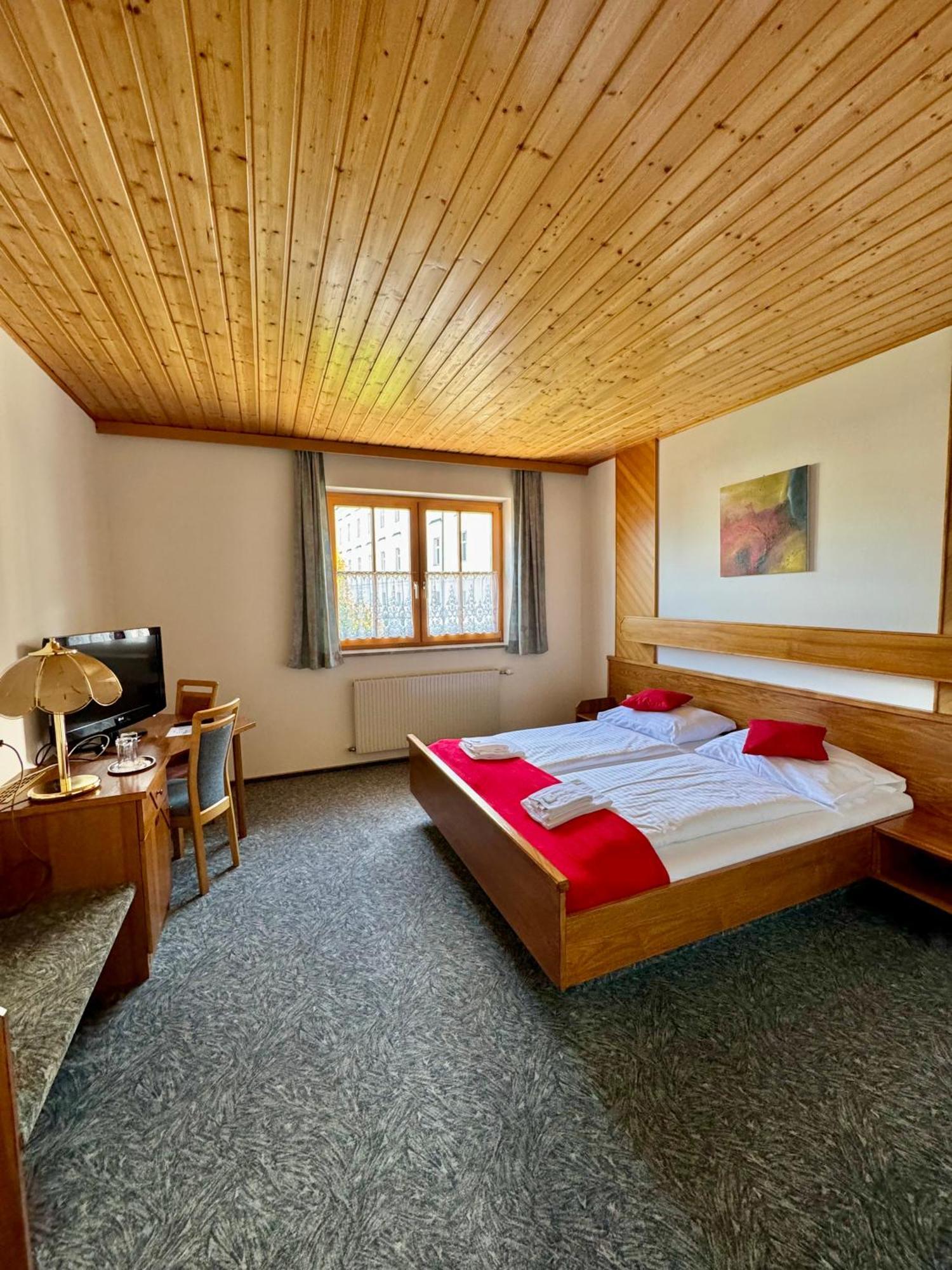 Hotel Die Traube 아드몬트 외부 사진