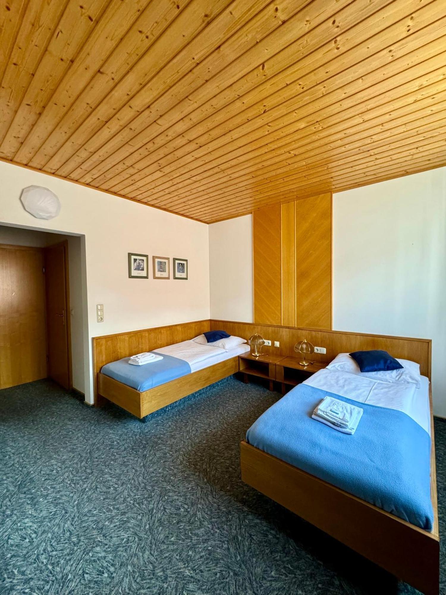 Hotel Die Traube 아드몬트 외부 사진