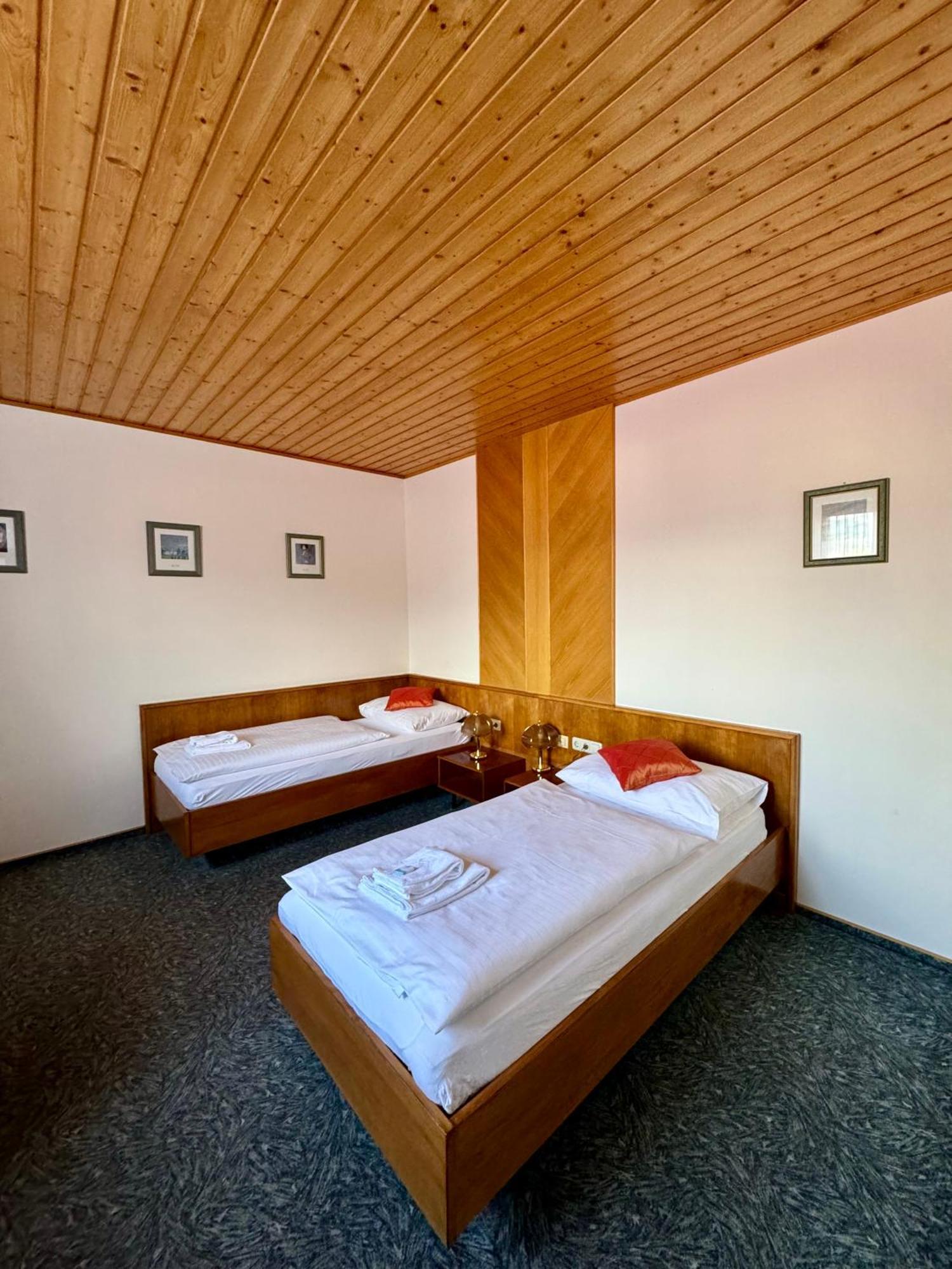 Hotel Die Traube 아드몬트 외부 사진